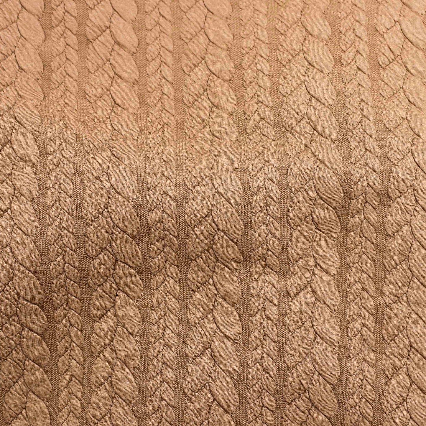 Matelassé Cable Twist Caramel 08