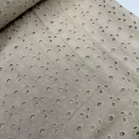 Broderie Anglaise #3 Taupe