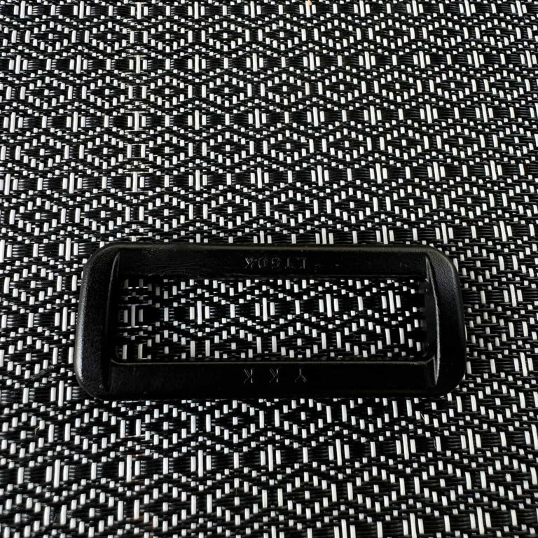 Anneau Rectangulaire Noir 1-1/2po