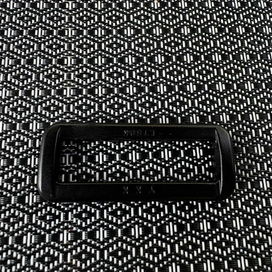 Anneau Rectangulaire Noir 1-1/2po